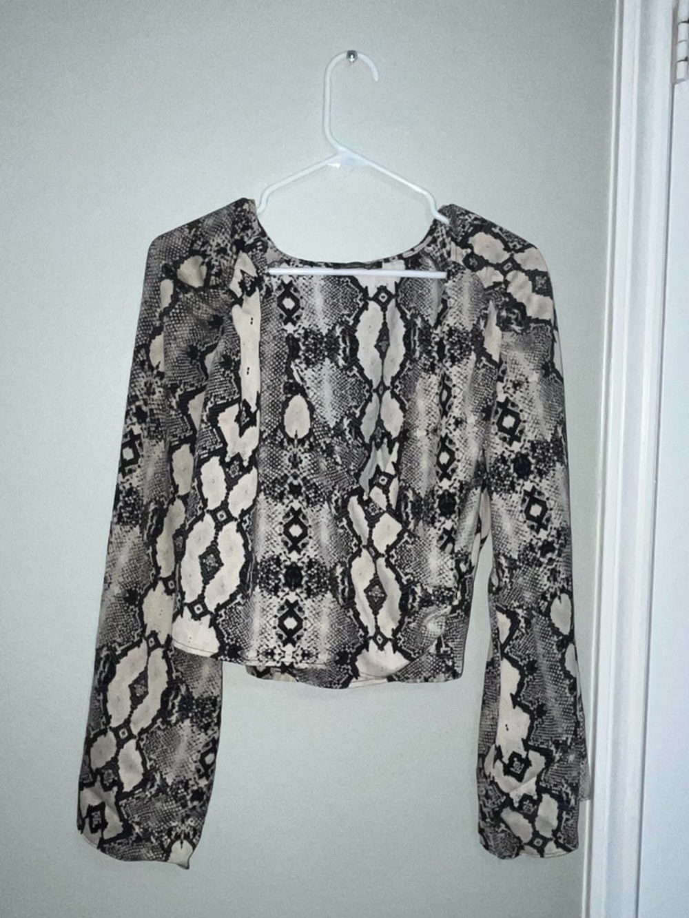 Lulumari Neutral Snake Print Long Sleeve Blouse